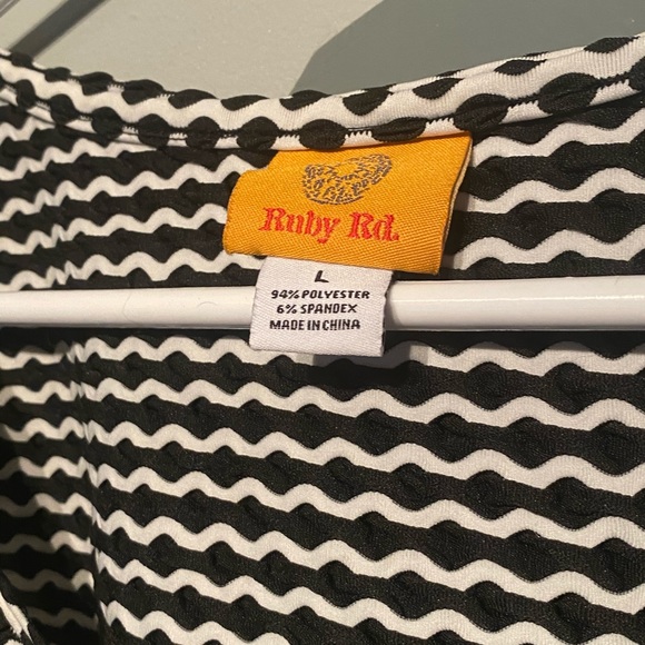 Short Sleeved T-shirt - Picture 2 of 3
